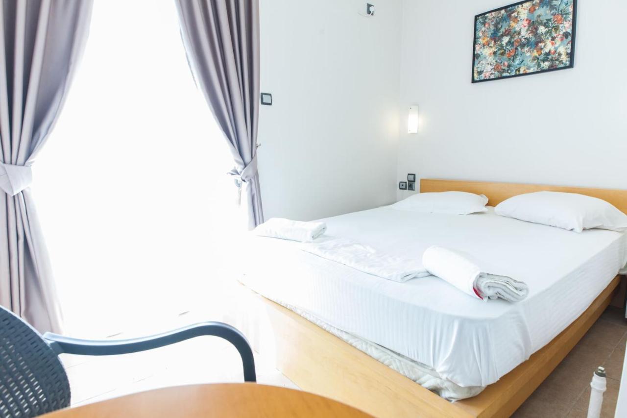 Silver Hotel Athens Double Room With Balcony Exterior foto