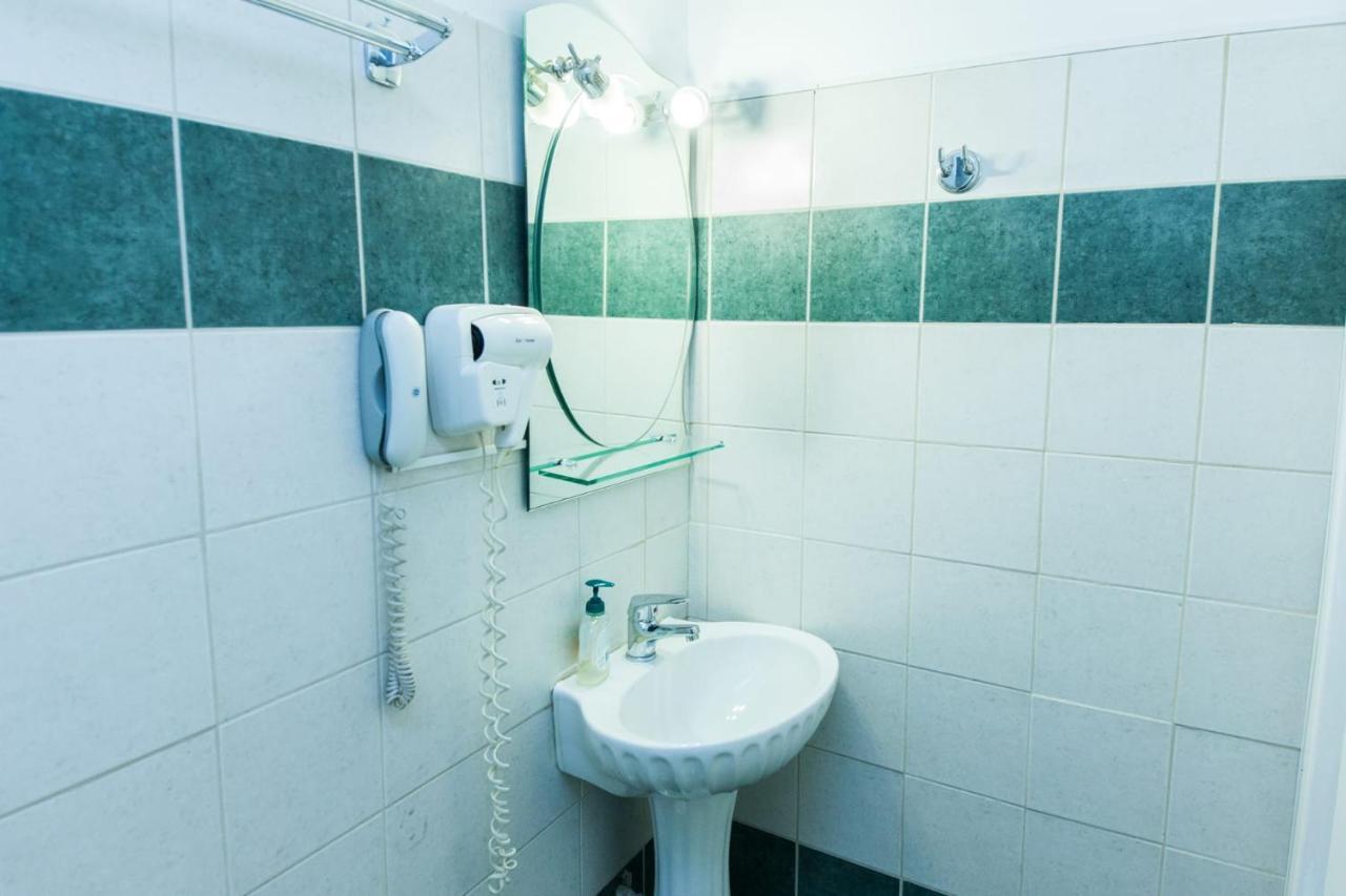 Silver Hotel Athens Double Room With Balcony Exterior foto